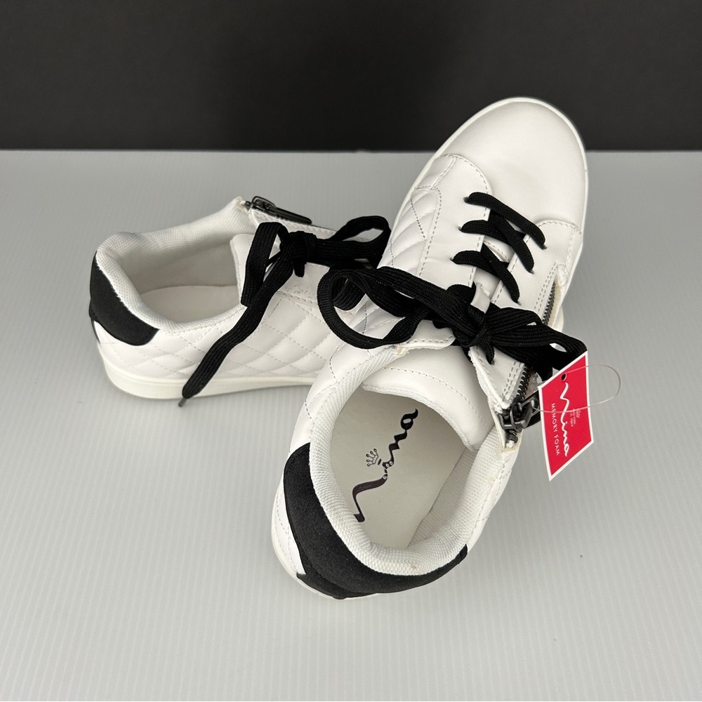 NWT Nina Ibby White Sneakers